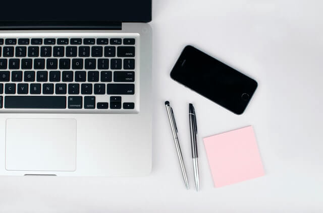 picture of laptop on desk